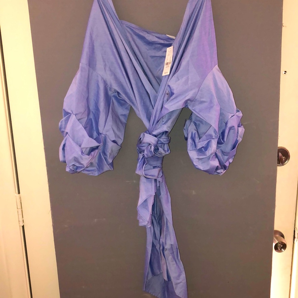 Puffed sleeve blouse